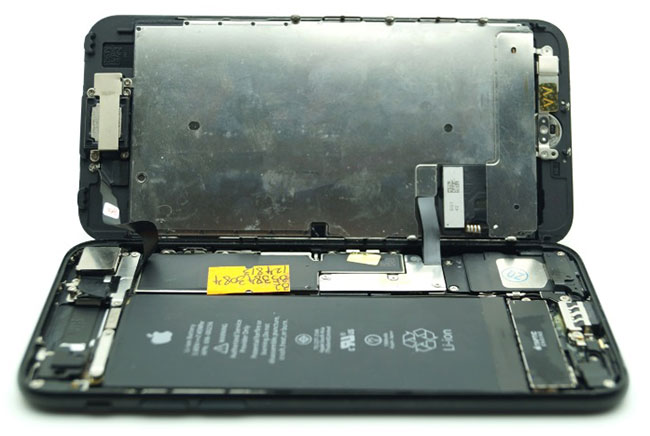 iPhone 7 открыт