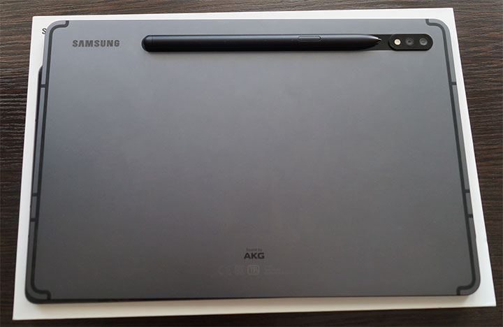 Планшет Galaxy Tab S7 сзади